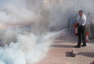 Personel yangın söndürme tatbikatı yaptı