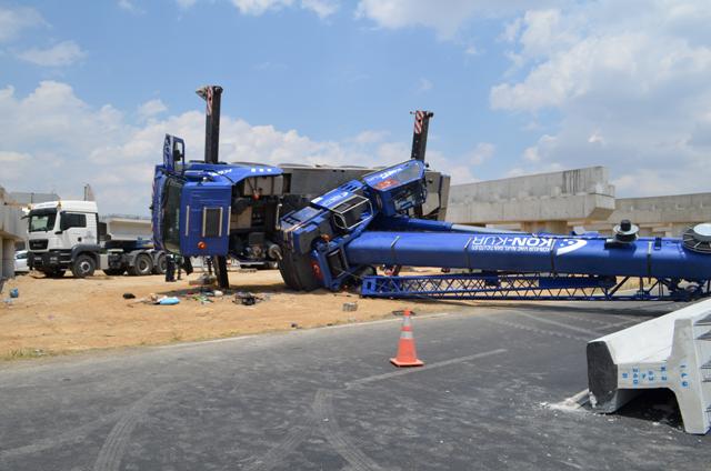 Devrilen vincin operatörü yaralandı