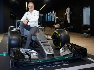 Mercedes, Bottas'ın sözleşmesini uzattı