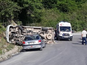 Bartın’da yolcu minibüsü devrildi: 8 yaralı