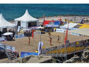 TVF Plaj Voleybolu Kulüpler Ligi finalleri başladı