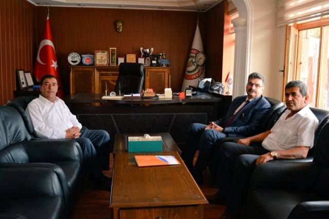 Erdem’den, ilçelere ziyaret