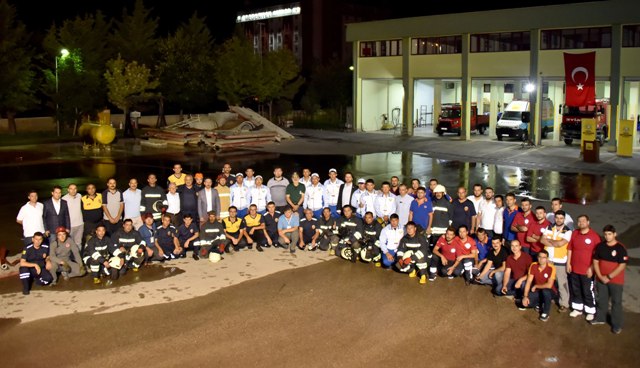 Özbek itfaiyeciler Türkiye'de eğitim aldı