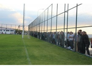 B.B. Erzurumspor’un antrenmanına yoğun ilgi
