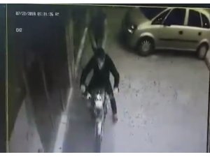 Motosiklet hırsızlığı kamerada