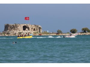 Adana'nın denizi turistleri bekliyor