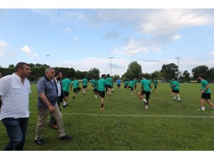 Başkan Toçoğlu, Sakaryaspor’un antrenmanını takip etti