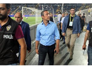 Tribünlerden Ali Koç’a sevgi seli