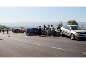 Sakar geçidinde rampa yukarı zincirleme kaza