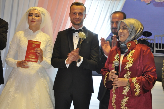 Fatmanur ile Necip dünya evine girdi
