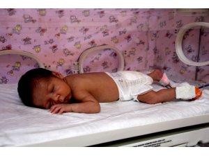 Mersin'de bir bebek sokağa terk edildi