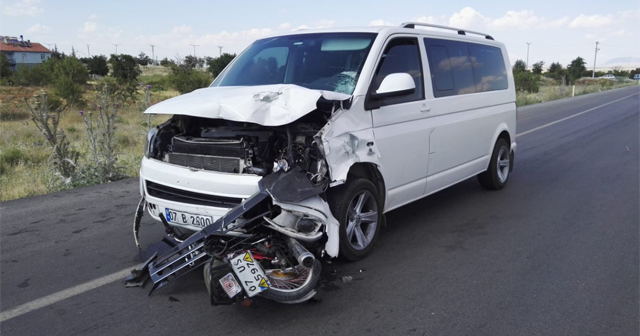 Konya'da minibüsle motosiklet çarpıştı: 2 ölü
