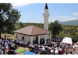Savaşlarda iki defa yıkılan cami üçüncü kez ibadete açıldı