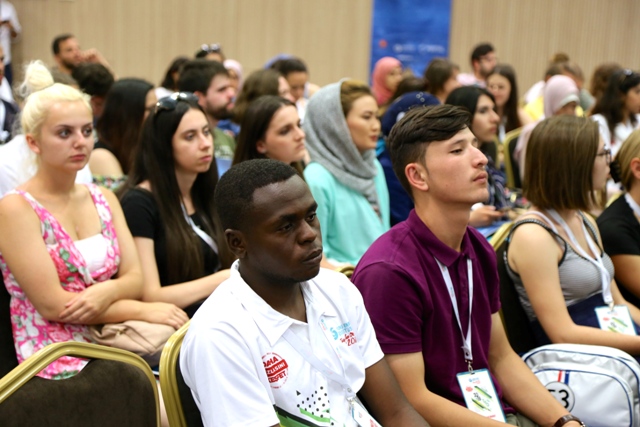 Türkçe Yaz Okulu için gelen yabancı öğrenciler Konya'da