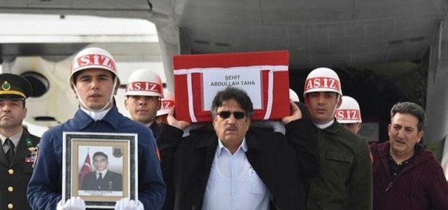 Şehidin babası görevine iade edildi