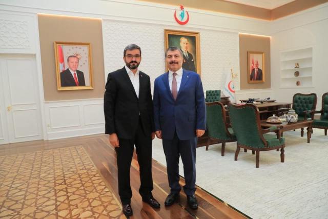 Karaca’dan Bakan Fahrettin Koca’ya ziyaret