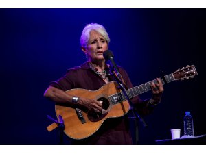 Joan Baez İstanbul'da son kez konser verdi
