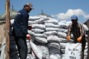 Beyşehir'de kömür yardımları başladı