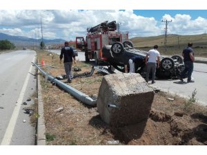 Otomobil takla attı: 2 yaralı