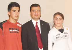 Başarılı öğrenciler ödüllendirildi