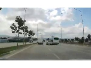 Sürücü adayı ve hocası ölümle burun buruna geldi