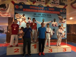İhlas Koleji’nden karatede 2 şampiyonluk