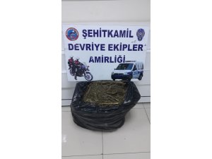 Uyuşturucu tacirleri kovalamaca sonucu yakalandı