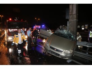 Sefaköy'de otomobil yön levhası direğine çarptı: 1 ölü