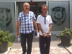 Otomobil hırsızı kırmızı ışıkta yakalandı