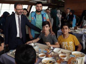 Bakan Mehmet Kasapoğlu’nun ‘Maça Götürme’ sözü gençleri sevindirdi