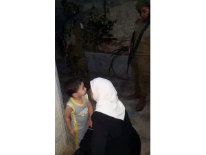 İsrail, Filistinli kadın yazarı "kaba bir şekilde" sorguluyor