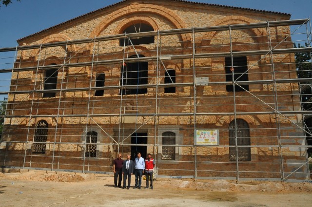 Akşehir dünya mizah ustaları sanat evine ulaşıyor