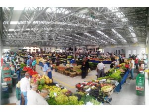 Alikahya kapalı pazarda tezgahlar açıldı