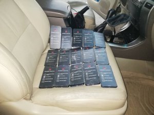 Van’da 15 adet akıllı kaçak cep telefonu ele geçirildi