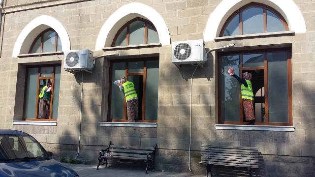 Camiler temizleniyor