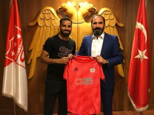 Sivasspor, Douglas ile 1 yıllık sözleşme imzaladı
