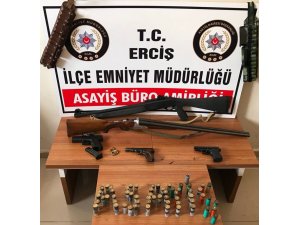 Erciş’te silah kaçakçılığı operasyonu
