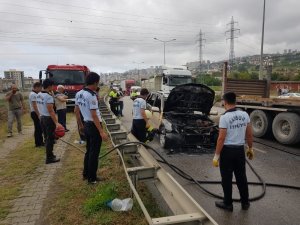 Samsun’da seyir halindeki cip yandı