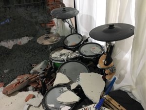 Oyuncu Gülden Dudarık’ın evi beton altında kaldı, kardeşi ölümden döndü