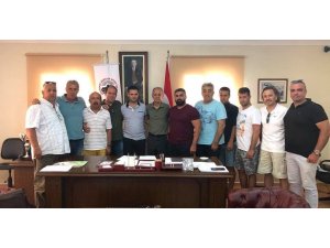 Kuşadası Gençlikspor yönetimi güven tazeledi