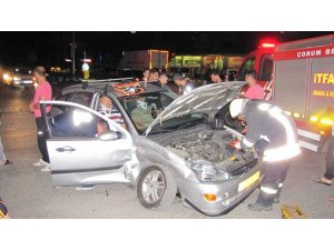 Otomobiller çarpıştı: 5 yaralı