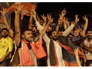 Pakistan seçimlerinde eski kriketçi galibiyete yakın