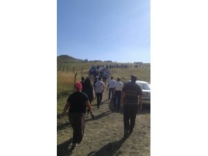 Trafik kazasında hayatını kaybeden 4 kişi yan yana defnedildi