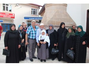 Suşehri'nde hacı adayları kutsal topraklara uğurlandı
