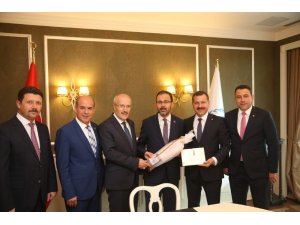 Bakanı kırmızı dipli mum ile Kurtdere’ye davet