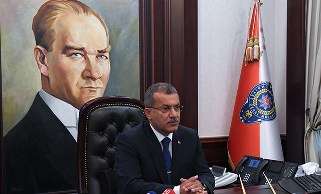Celal Uzunkaya göreve başladı