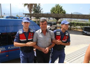 Köpeği otomobilde sürükleyen kişiye adli kontrol