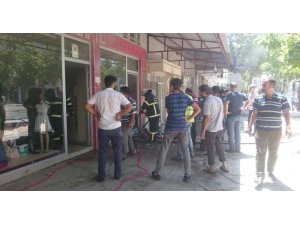 İş yerinde çıkan yangın paniğe neden oldu