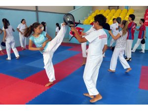 Taekwondo sporcuları takımı yıl boyu çalışmalarını sürdürüyor