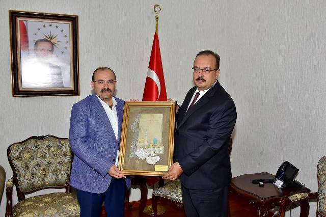 Vali Canbolat’a ziyaretçi akını